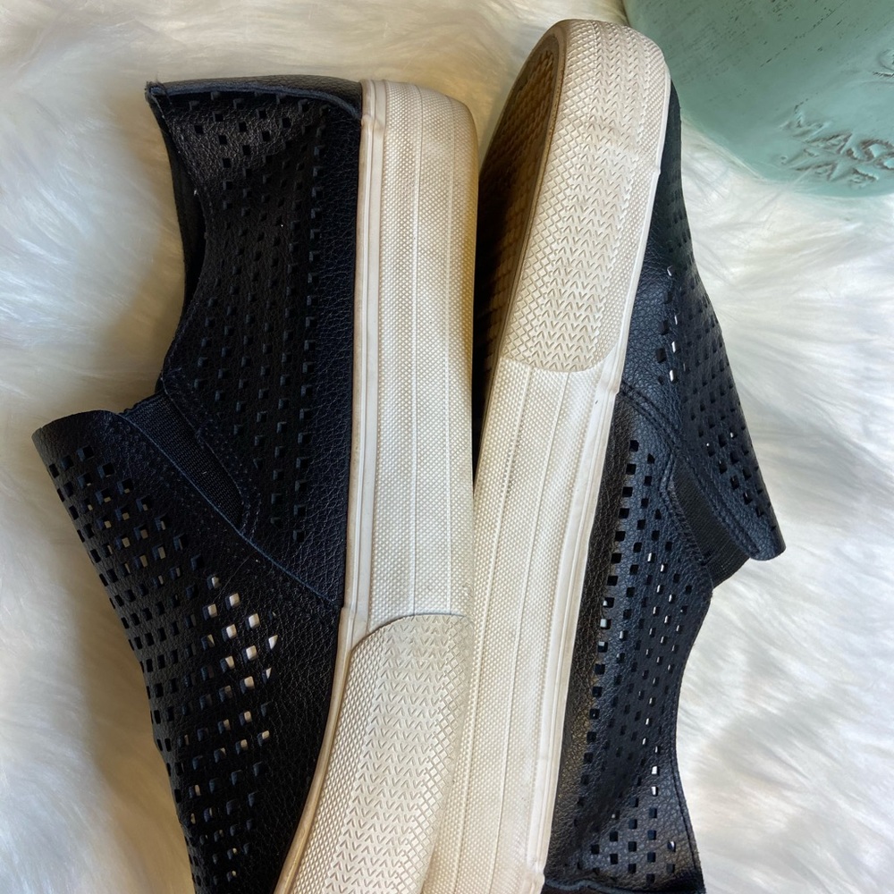 Black stylish slip-ons - Picture 3 of 5